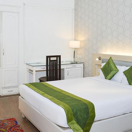 Hotel Treebo Check In By Oran Nueva Delhi Exterior foto