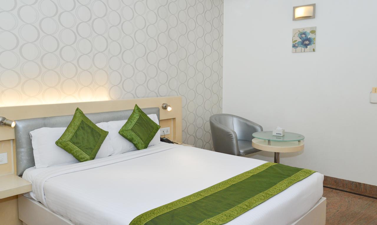 Hotel Treebo Check In By Oran Nueva Delhi Exterior foto