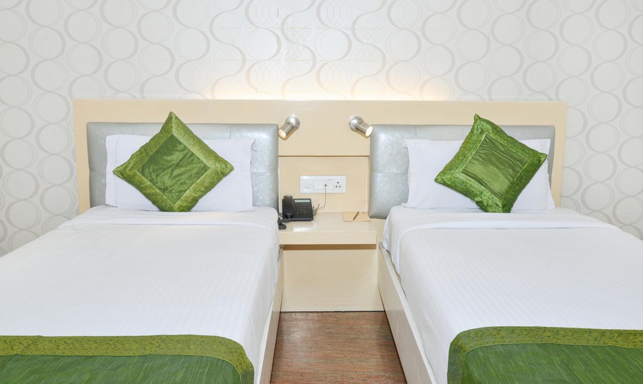 Hotel Treebo Check In By Oran Nueva Delhi Exterior foto